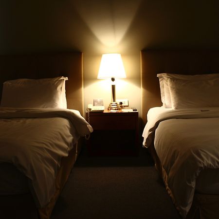 Plaza Hotel Beirut Bagian luar foto