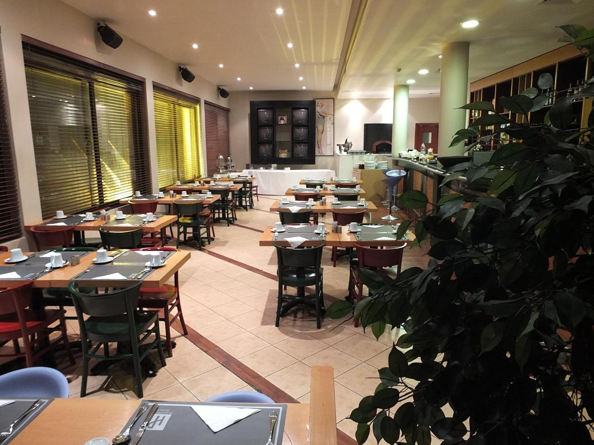 Plaza Hotel Beirut Bagian luar foto