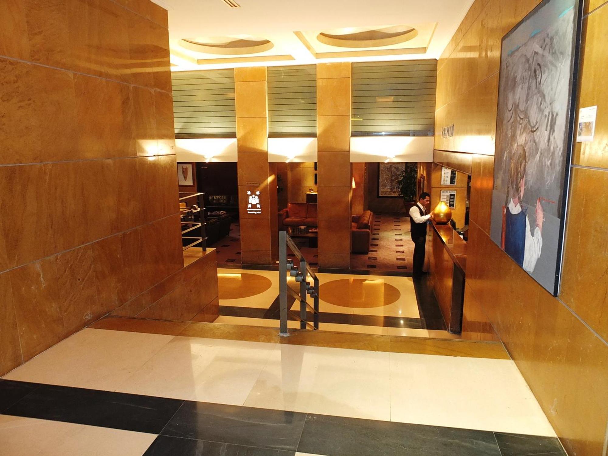 Plaza Hotel Beirut Bagian luar foto