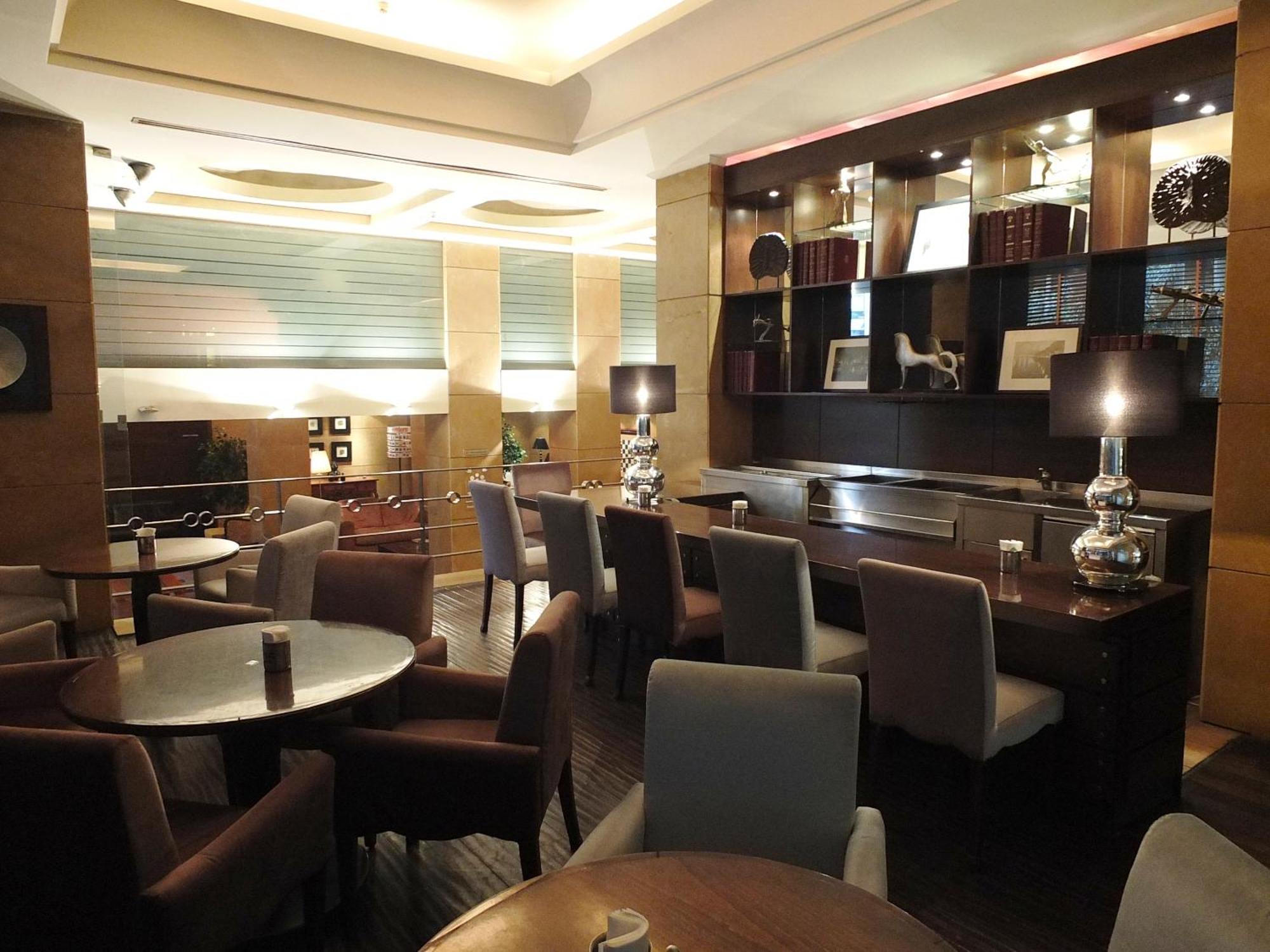 Plaza Hotel Beirut Bagian luar foto