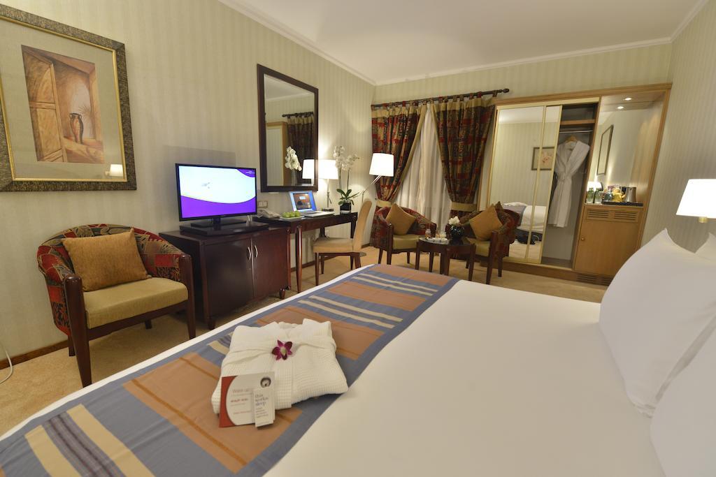 Plaza Hotel Beirut Bagian luar foto